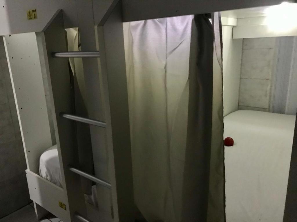 Hostel Banana House บอมบินญัส ภายนอก รูปภาพ