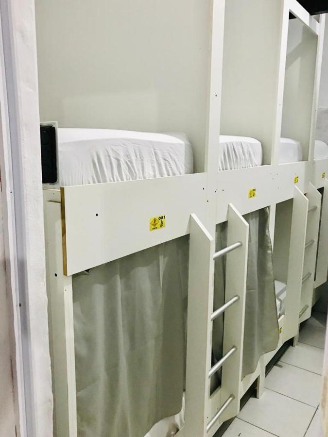 Hostel Banana House บอมบินญัส ภายนอก รูปภาพ